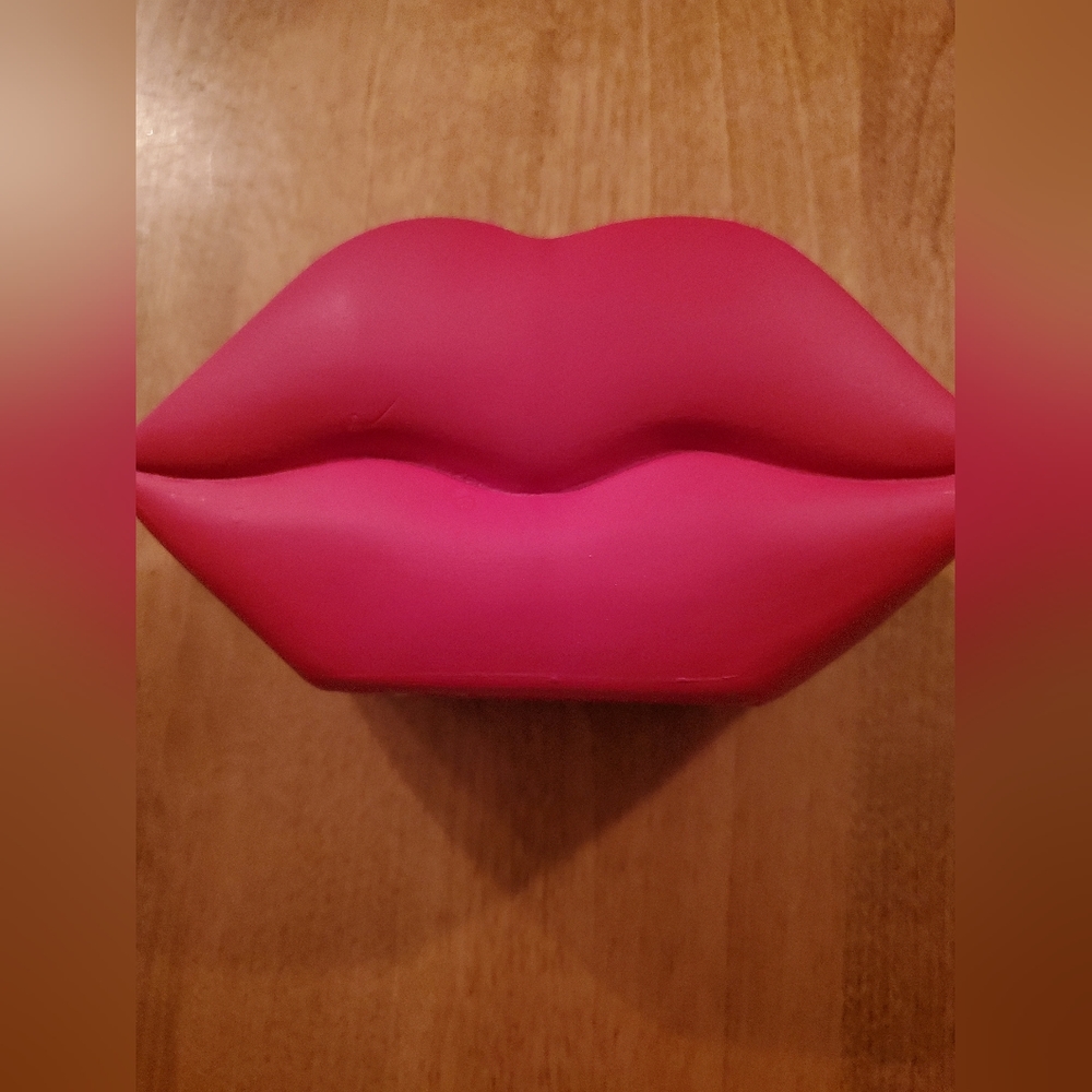 Target Hot Pink Lip-Shaped Makeup Brush Holder